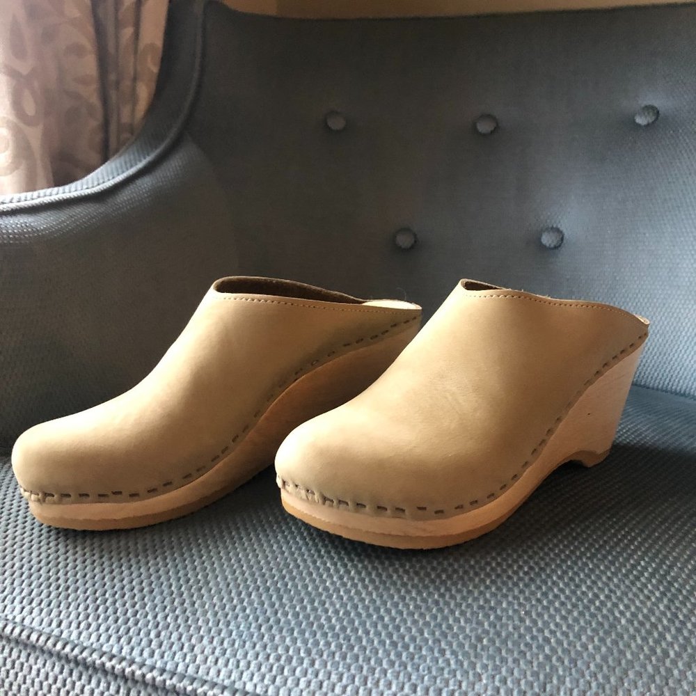 No. 6 New School Clogs BRAND NEW!